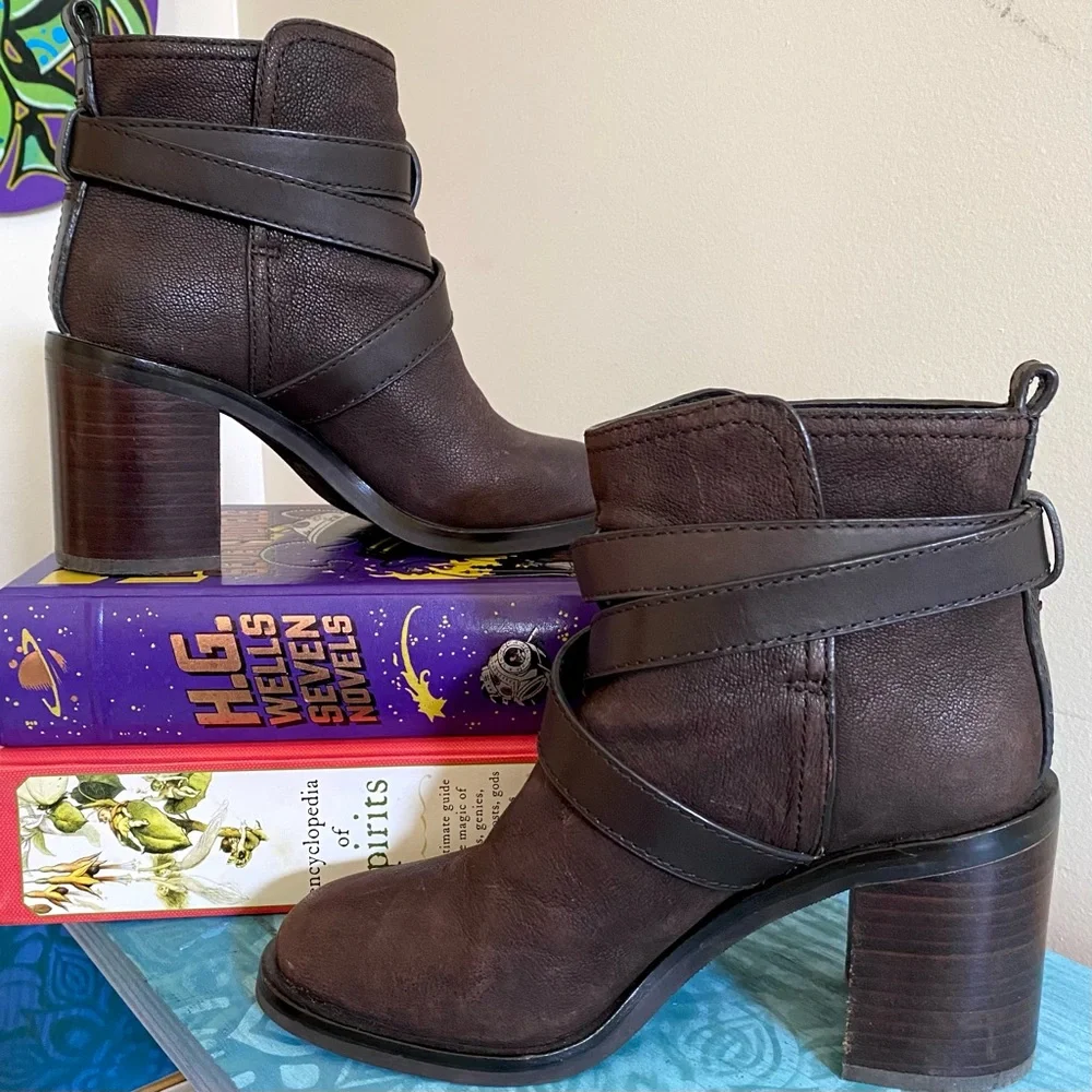 Tory Burch Hastings Heeled Leather Ankle Boots w/ Wrap Around Ankle Straps